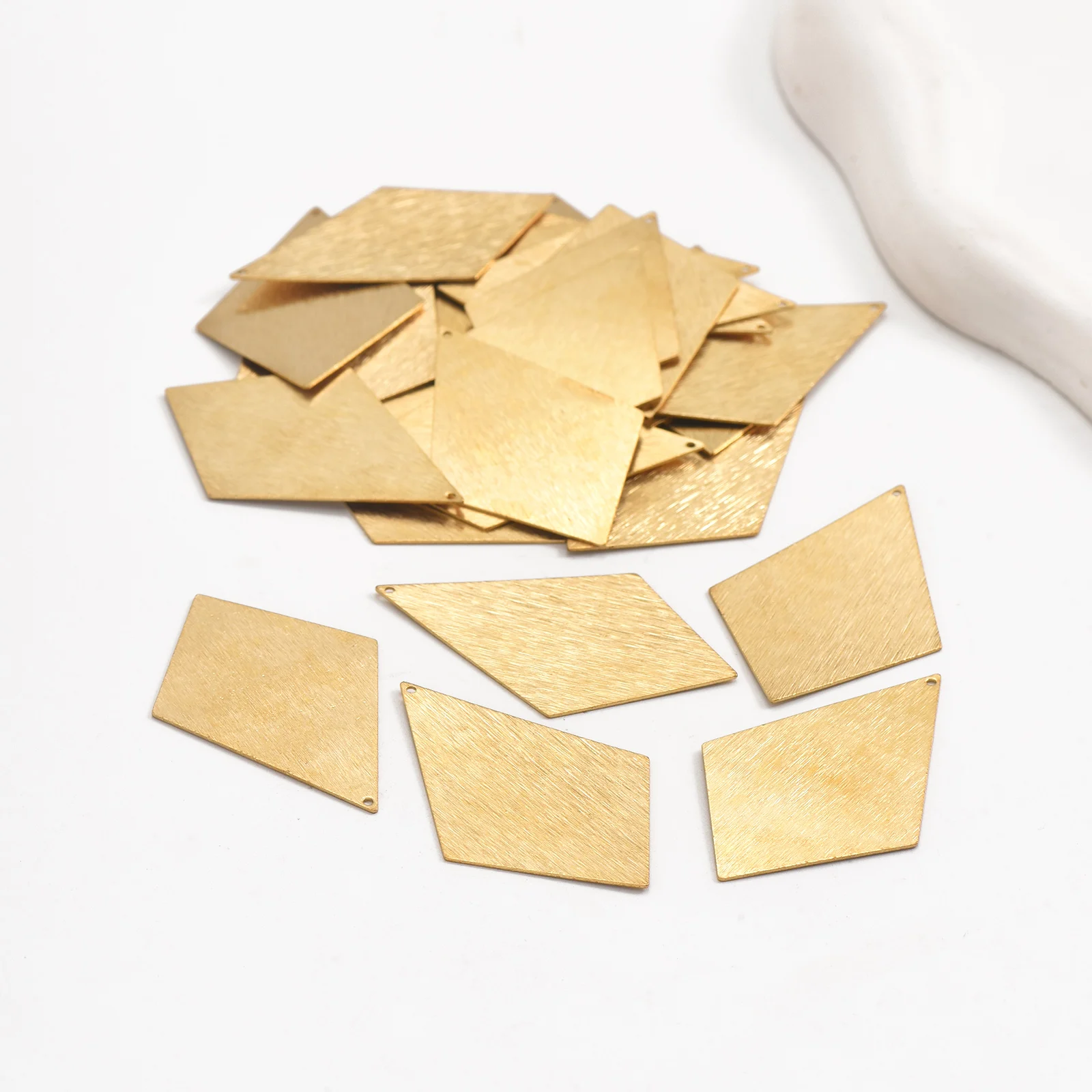 6pcs original brass single hole brushed solid flat rhombus pieces are used to make charming earring necklace pendant components