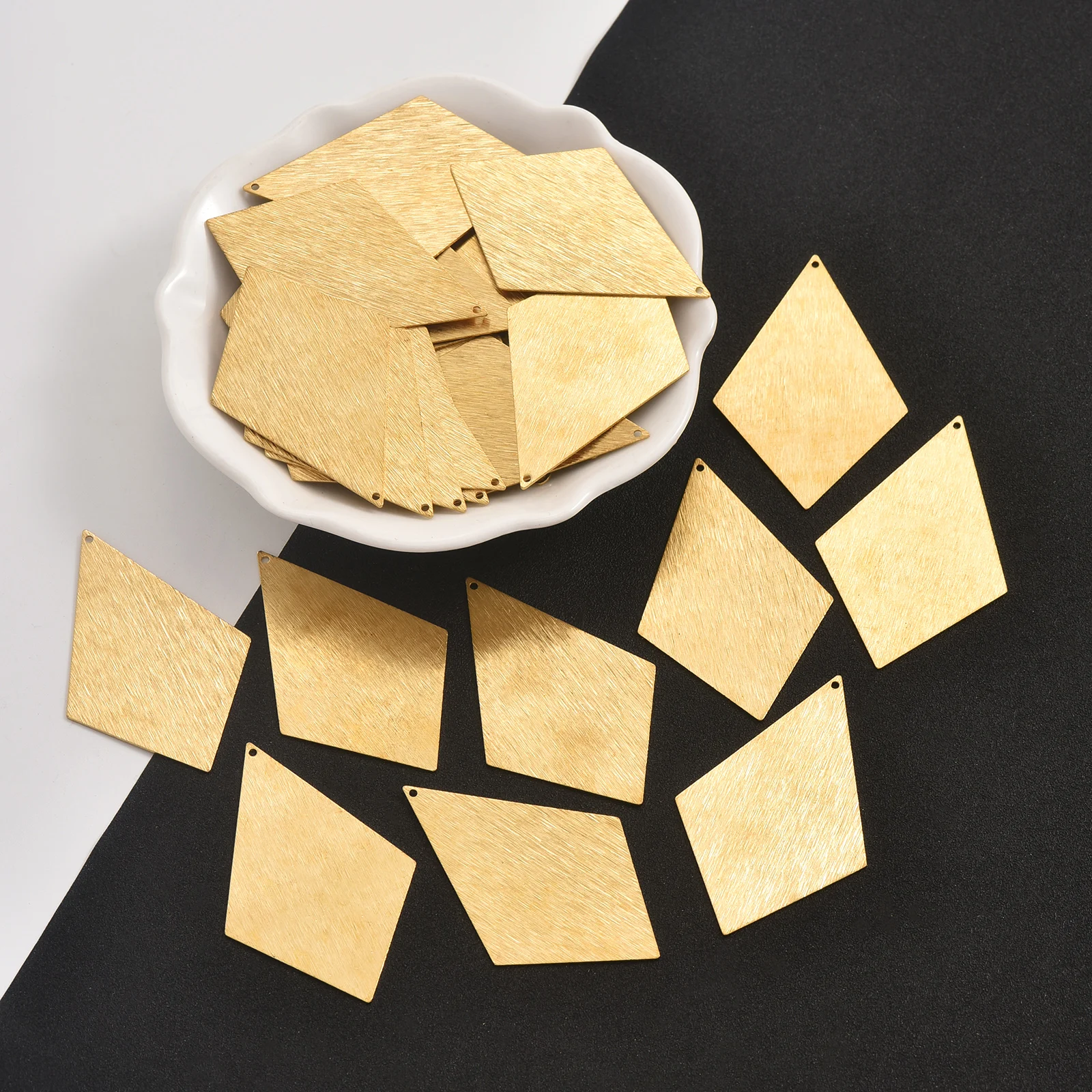 6pcs original brass single hole brushed solid flat rhombus pieces are used to make charming earring necklace pendant components