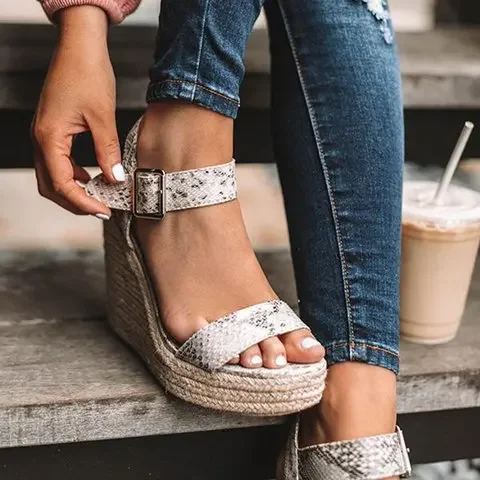 2024 Summer Sandals Women Wedges Platform Ladies Hemp Shoes Ladies Candy Color Casual Girls Slip on Strap Cross Girls Plus Size