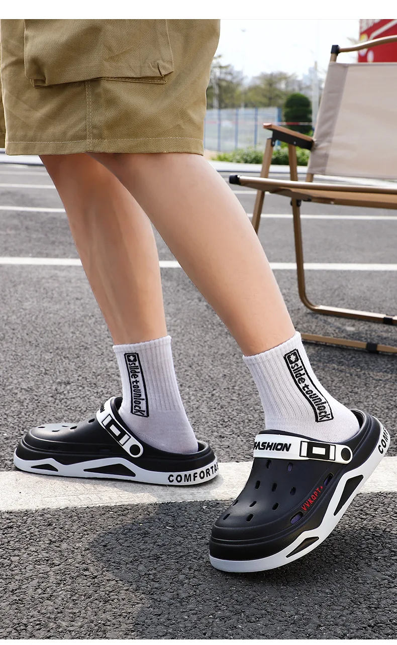 Fashion Clogs For Men EVA Light Hole Garden Shoes Outdoor Male Beach Sandals Home Bathroom Shoe Unisex Casual Slides