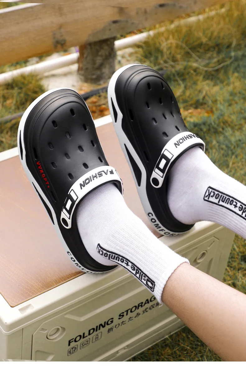 Fashion Clogs For Men EVA Light Hole Garden Shoes Outdoor Male Beach Sandals Home Bathroom Shoe Unisex Casual Slides