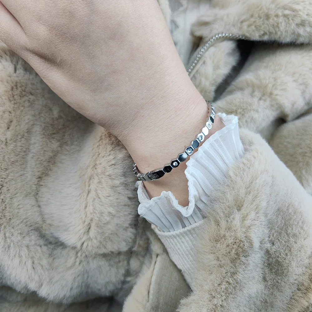 New Gold Plated Stainless Steel Honeycomb Zircon Hexagon Bracelet for Women, Wedding Party Jewelry