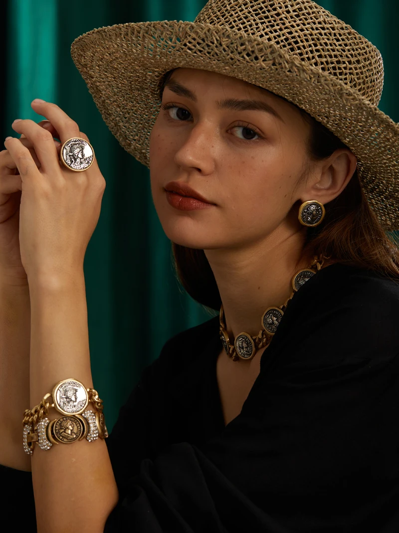 Vintage Beauty Portrait Antique Coin Engagement Ring For Woman Gold Color Accessories Luxury Dubai Indian Jewelry 2025 Trend