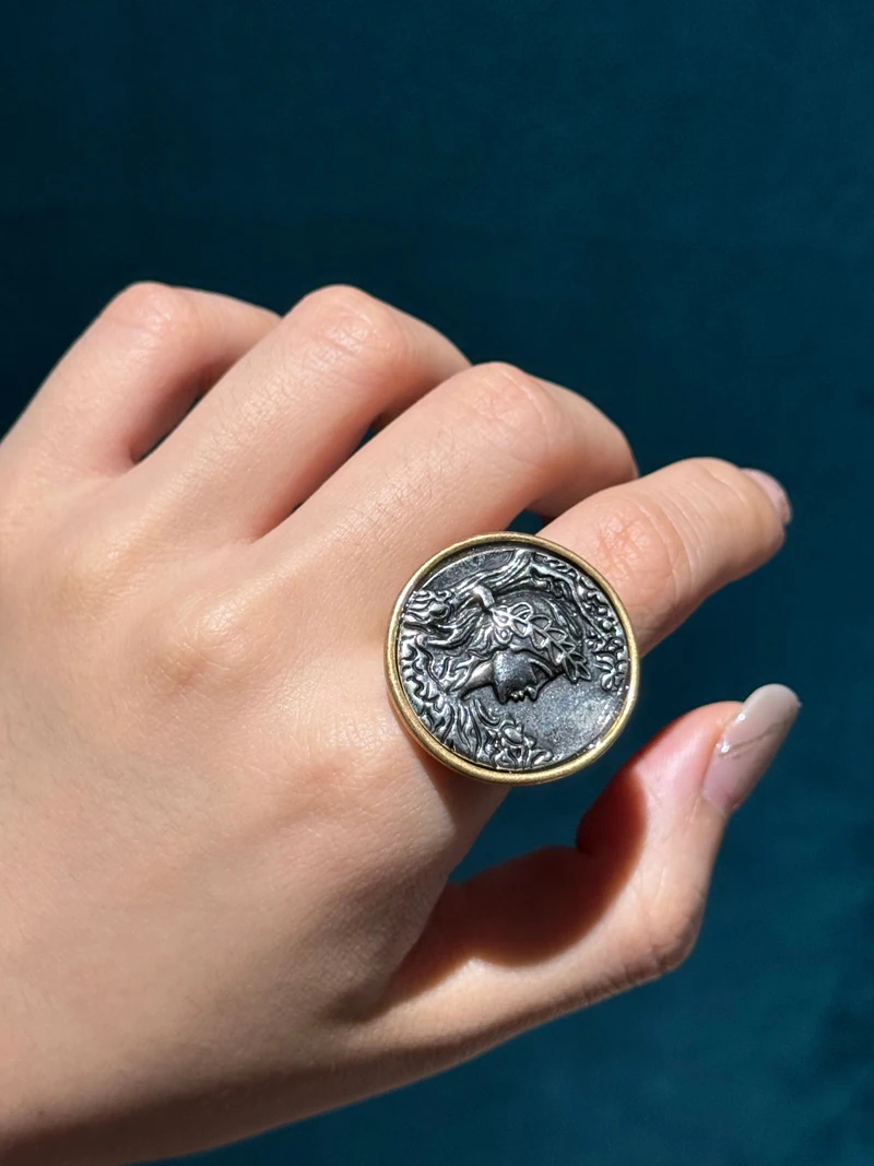 Vintage Beauty Portrait Antique Coin Engagement Ring For Woman Gold Color Accessories Luxury Dubai Indian Jewelry 2025 Trend