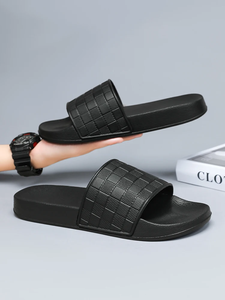 Summer Men's Slippers Are Comfortable and Simple. Sandals and Checkered Slippers Are Fashionable Outdoor Beach Slippers 45 46