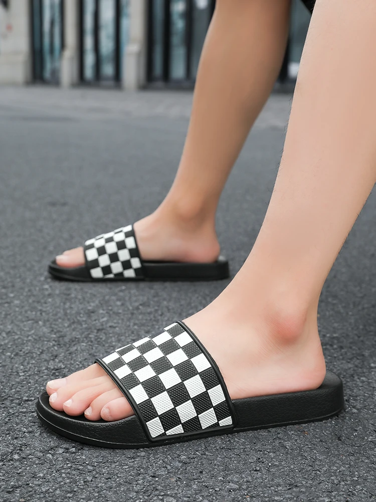 Summer Men's Slippers Are Comfortable and Simple. Sandals and Checkered Slippers Are Fashionable Outdoor Beach Slippers 45 46