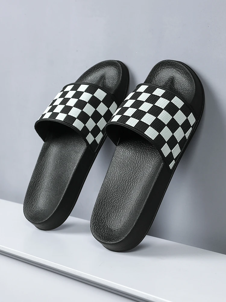 Summer Men's Slippers Are Comfortable and Simple. Sandals and Checkered Slippers Are Fashionable Outdoor Beach Slippers 45 46