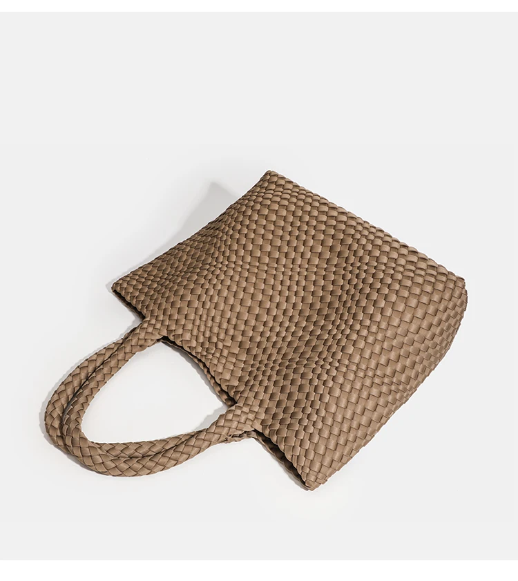 Large Size Women's Neoprene Tote Bag Fashion Hand-Woven Bag 2024 Hot Product with Large Volume for Stylish Storage