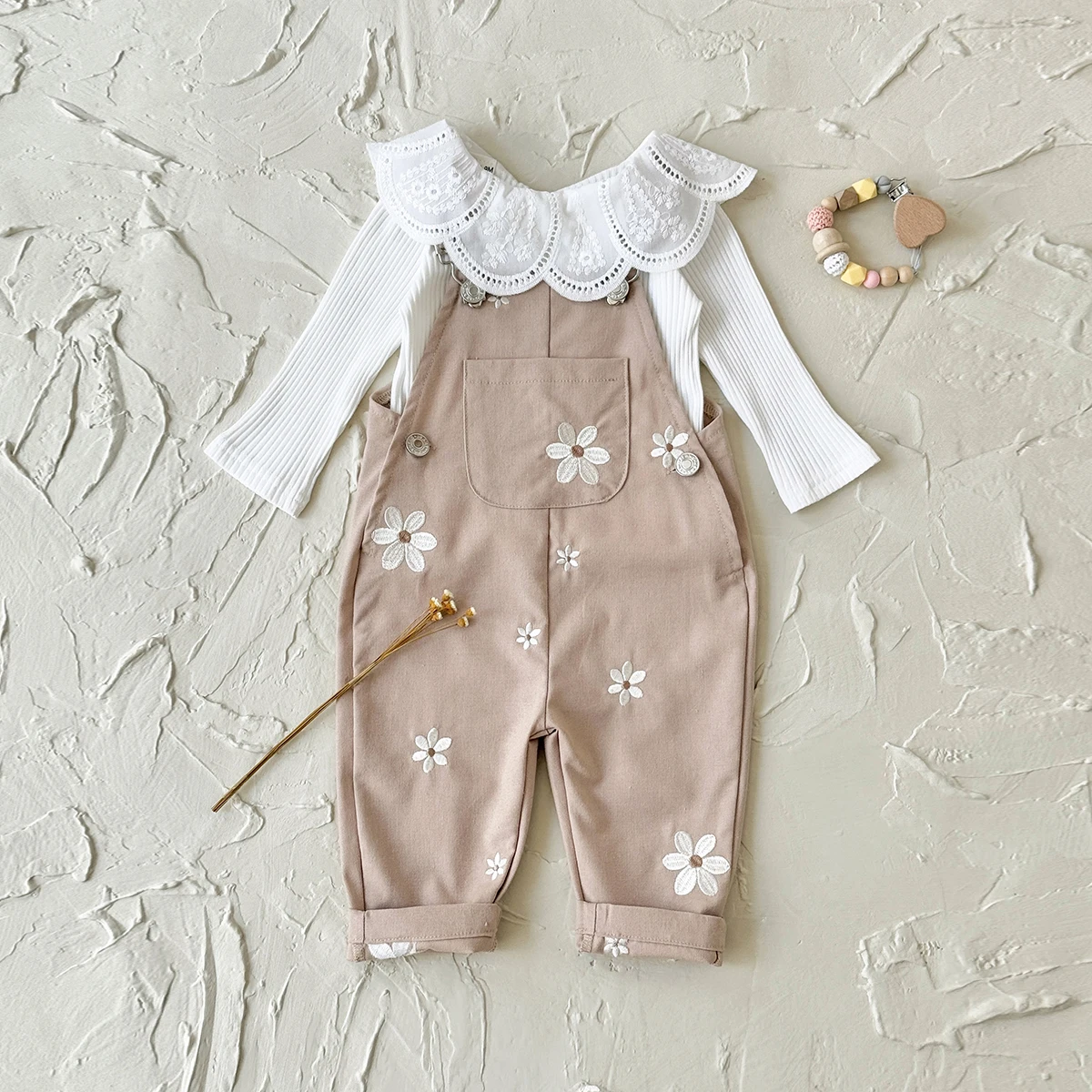 Summer Hot Baby Suspender Pants Sleeveless Flower Embroidery Loose Overalls Romper Girls Jumpsuits Boys Clothes with Pockets