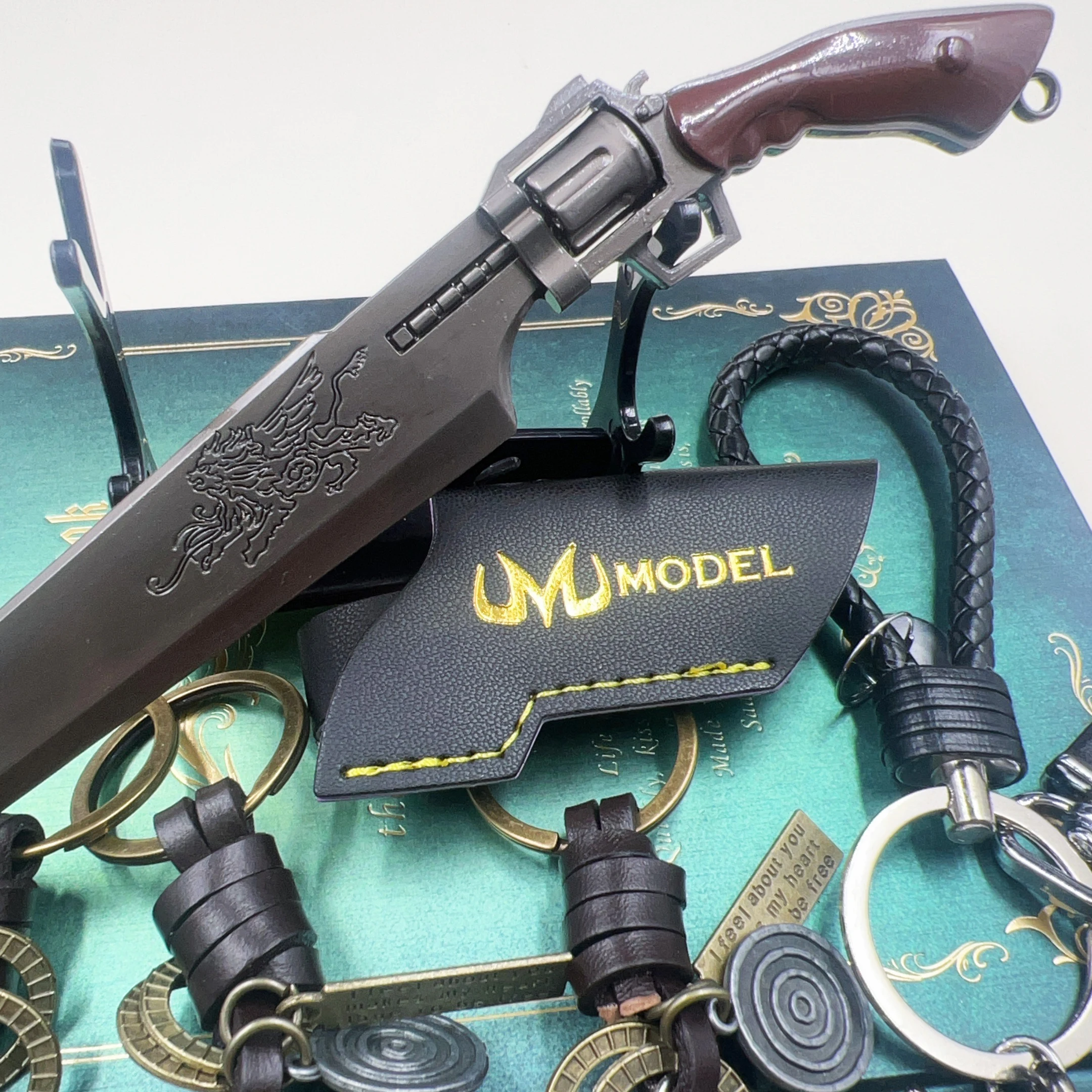 22cm Lion Heart Gunblade with Keychain FF VIII Game Merchandise Squall Leonhart Metal Blade Model for Home Decoration Collection