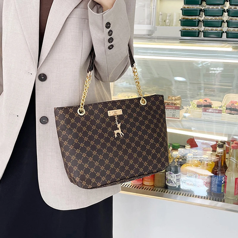 Women's Large Capacity Fashion Tote Bag Luxury Design Handbag Trendy Shoulder Purse with Printing Pattern for Shopping