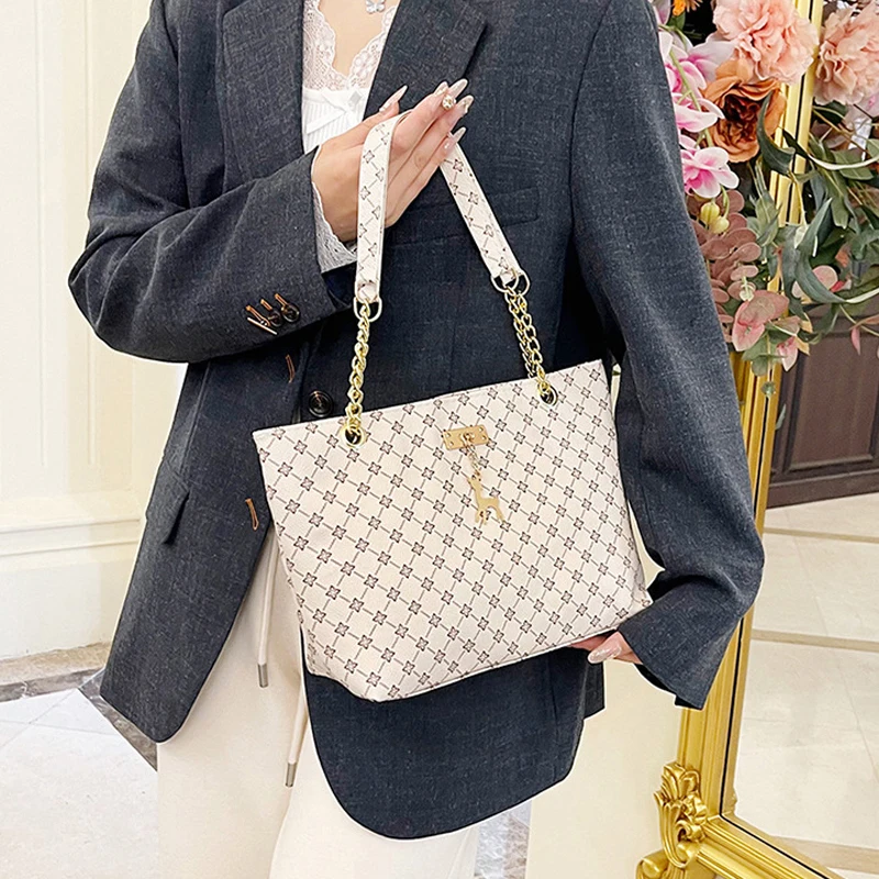Women's Large Capacity Fashion Tote Bag Luxury Design Handbag Trendy Shoulder Purse with Printing Pattern for Shopping