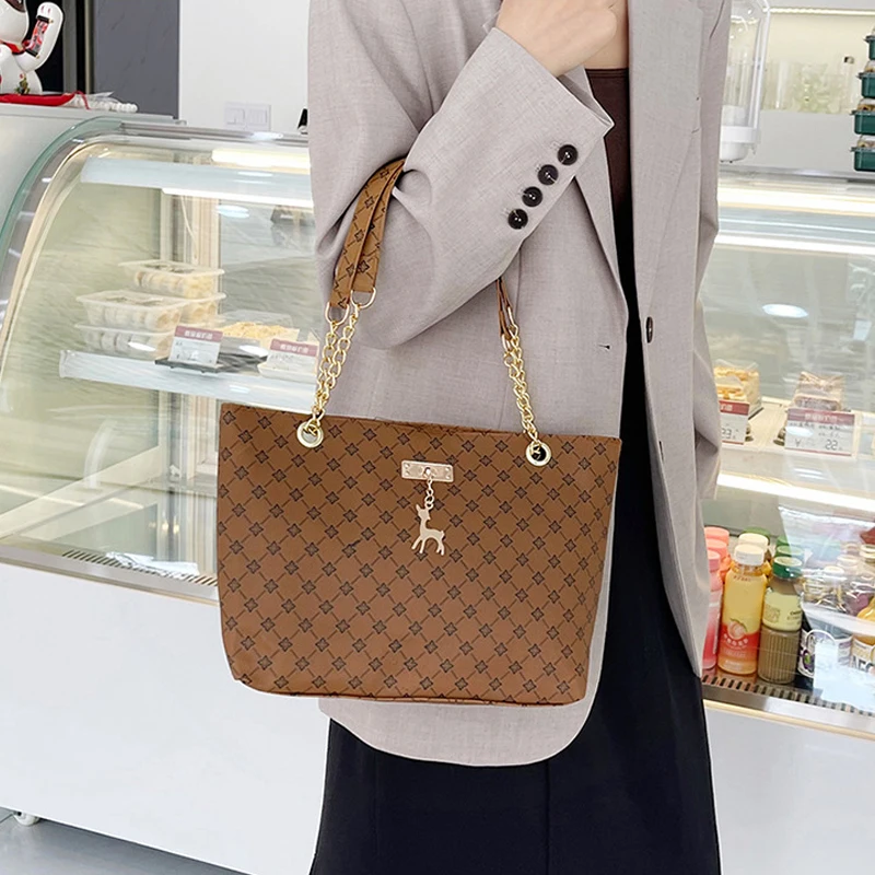 Women's Large Capacity Fashion Tote Bag Luxury Design Handbag Trendy Shoulder Purse with Printing Pattern for Shopping