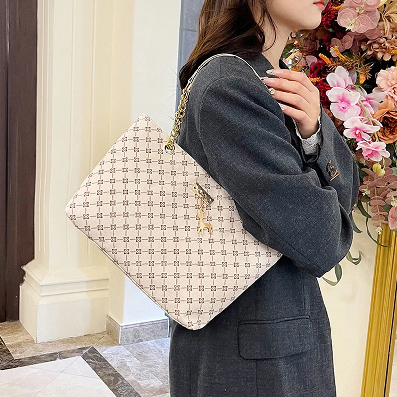Women's Large Capacity Fashion Tote Bag Luxury Design Handbag Trendy Shoulder Purse with Printing Pattern for Shopping