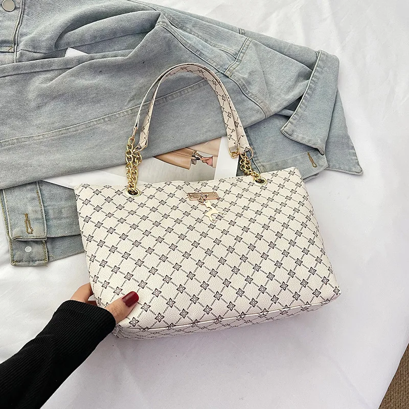 Women's Large Capacity Fashion Tote Bag Luxury Design Handbag Trendy Shoulder Purse with Printing Pattern for Shopping