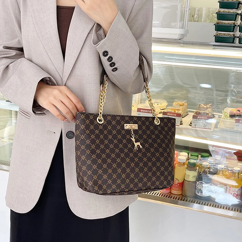 Women's Large Capacity Fashion Tote Bag Luxury Design Handbag Trendy Shoulder Purse with Printing Pattern for Shopping