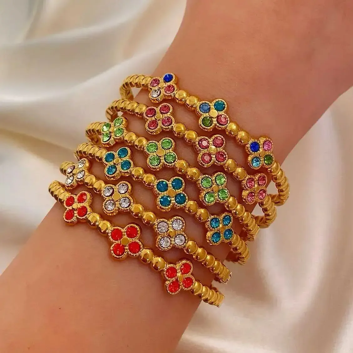 Luxury Bangles Popular Stainless Steel Trendy High Quality Inlaid With Full Zircon Gold Plated Clover Four-leaf Shape Bangles