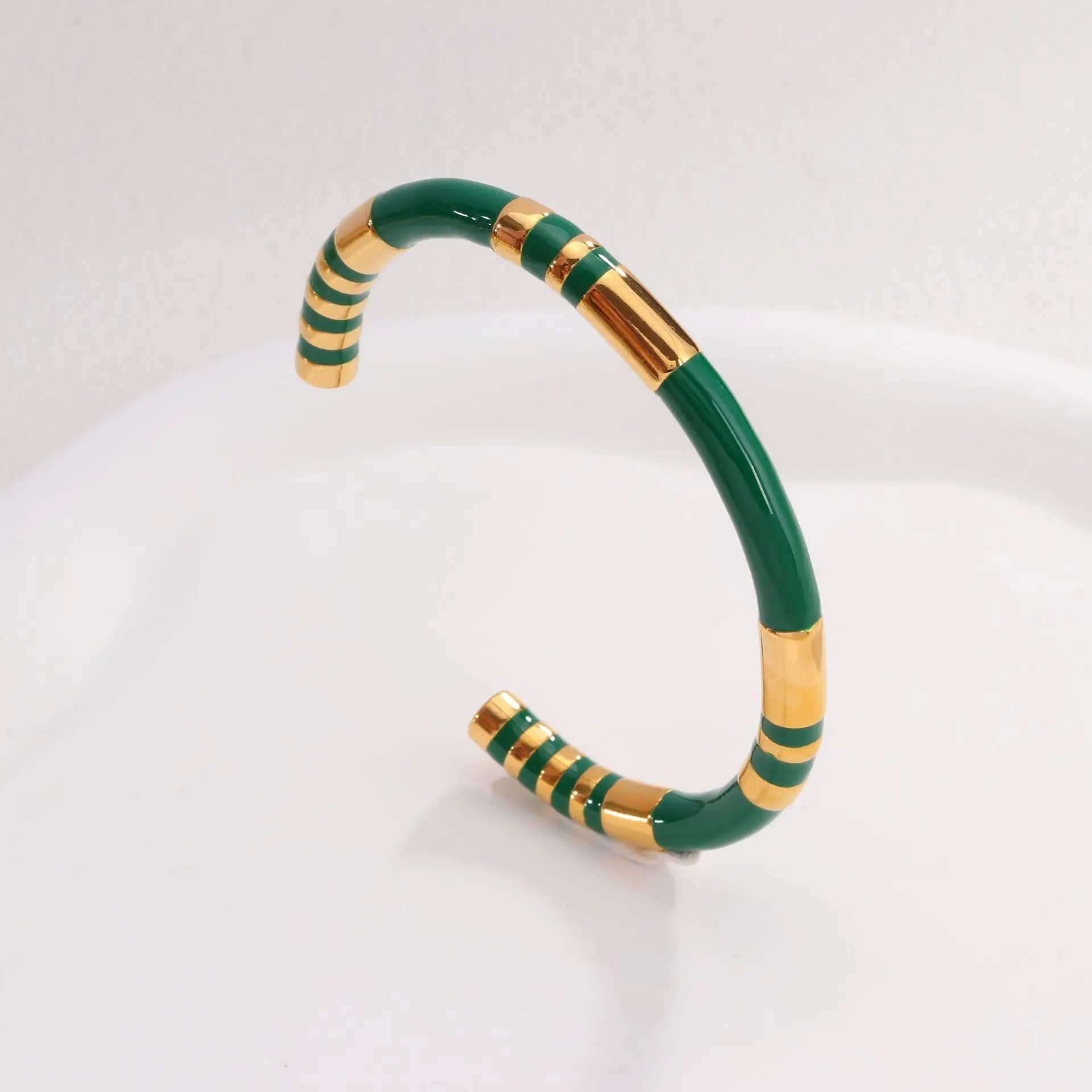 Vintage Bamboo Enamel Waterproof C-shaped Enamel Hand Bracelet Ladies Stainless Steel Gold Plated High Touch Bracelet