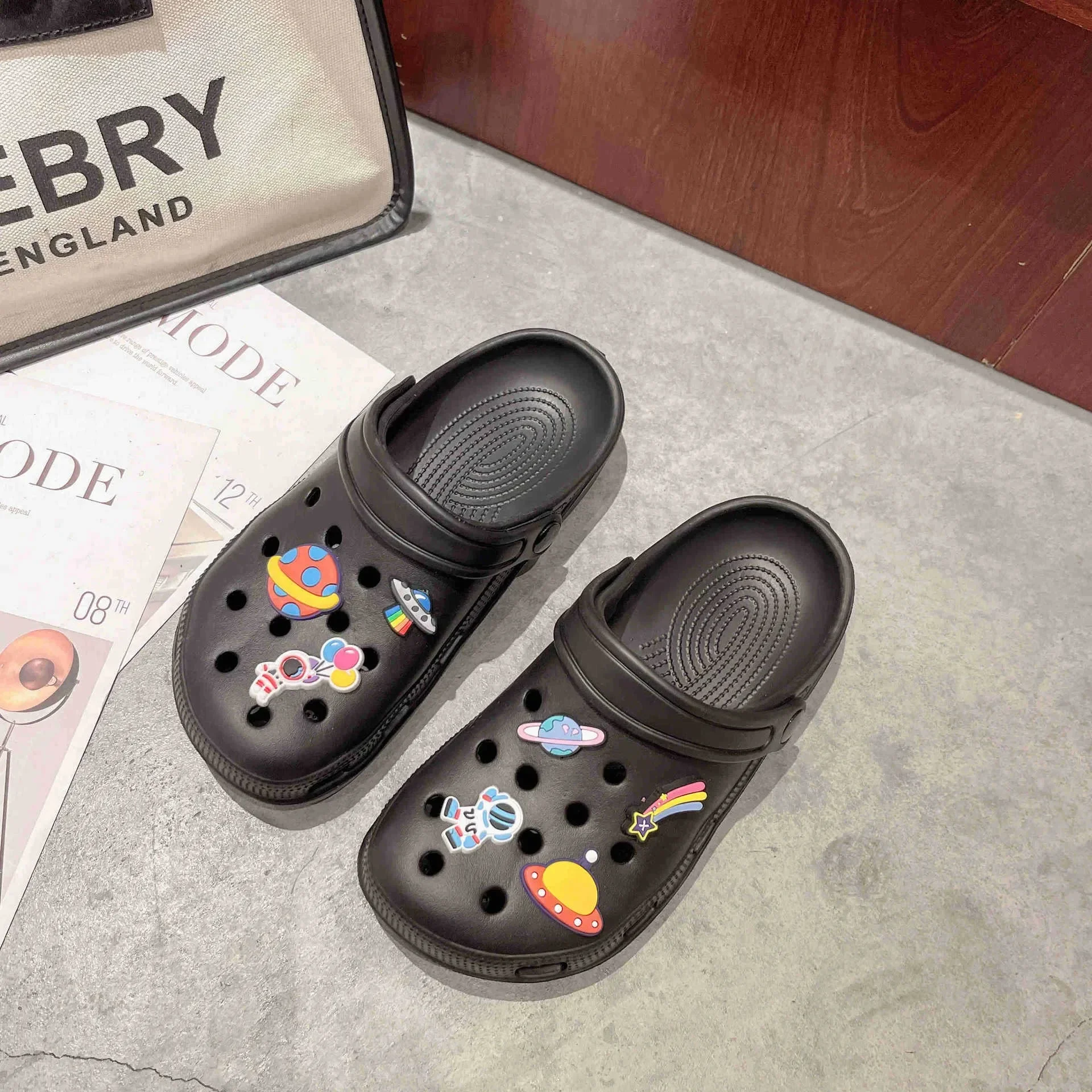 2025 New Summer Women Waterproof Slippers Summer Outdoor Women Slides Soft Sole Garden Shoes Indoor Classic Nursing Clogs Sandal