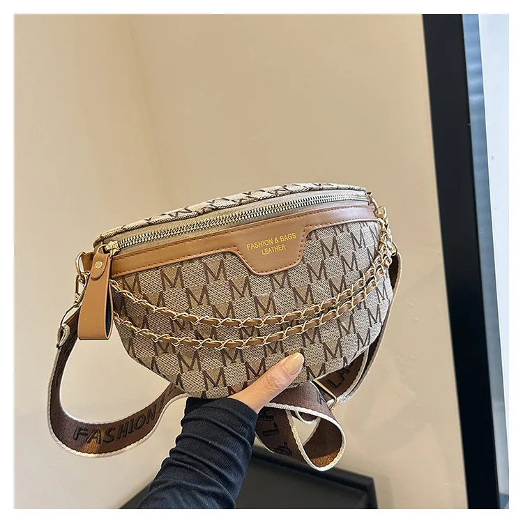 Chic Waist Crossbody Bag with Dual Chain Details, Simple Chest Bag, Stylish Wide Strap & Sleek Zip Closure Suitable Everyday Use