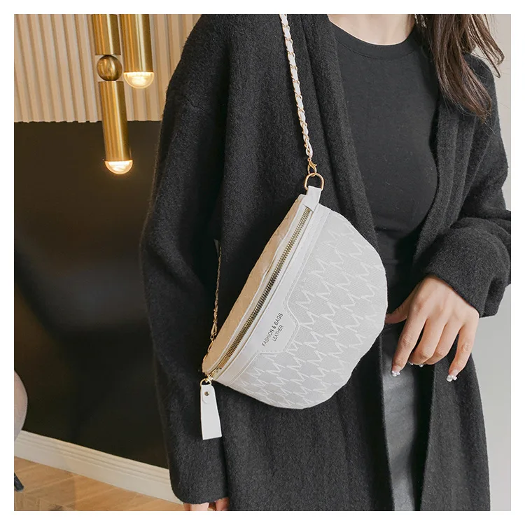Chic Waist Crossbody Bag with Dual Chain Details, Simple Chest Bag, Stylish Wide Strap & Sleek Zip Closure Suitable Everyday Use