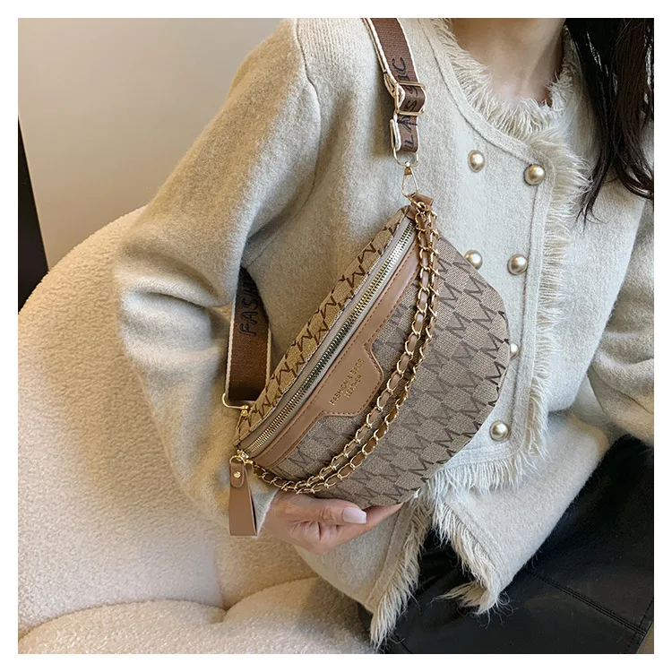 Chic Waist Crossbody Bag with Dual Chain Details, Simple Chest Bag, Stylish Wide Strap & Sleek Zip Closure Suitable Everyday Use