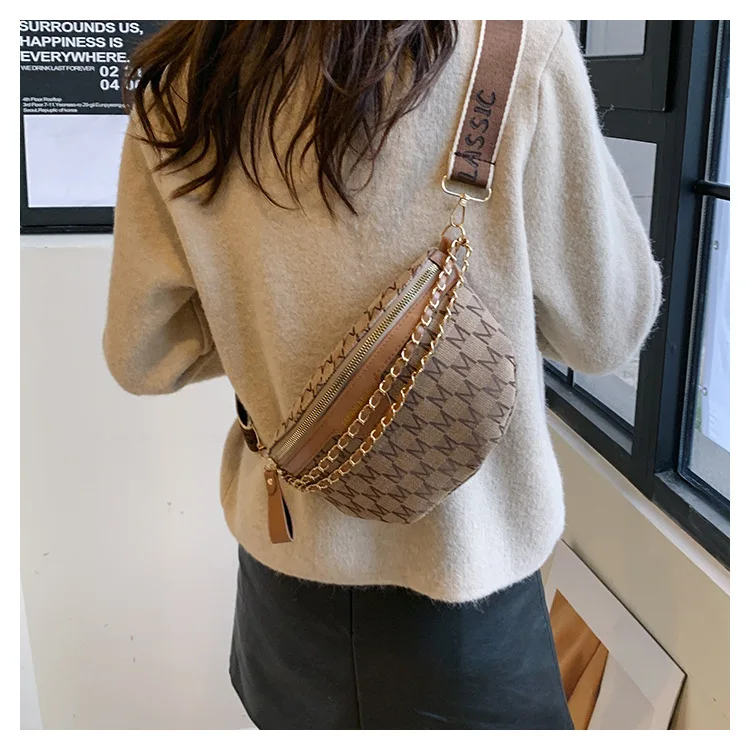 Chic Waist Crossbody Bag with Dual Chain Details, Simple Chest Bag, Stylish Wide Strap & Sleek Zip Closure Suitable Everyday Use