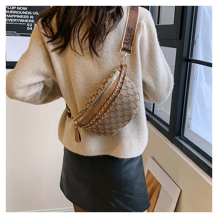 Chic Waist Crossbody Bag with Dual Chain Details, Simple Chest Bag, Stylish Wide Strap & Sleek Zip Closure Suitable Everyday Use