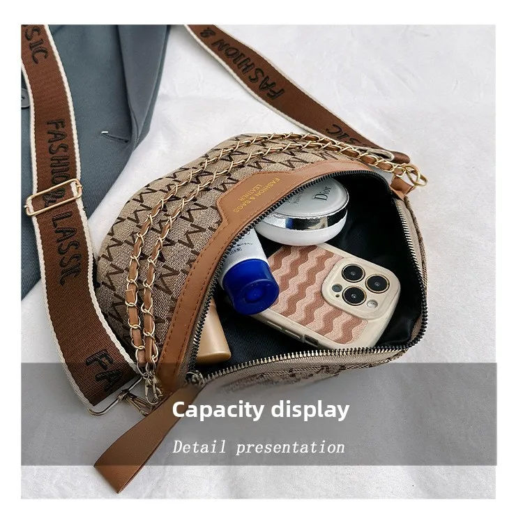 Chic Waist Crossbody Bag with Dual Chain Details, Simple Chest Bag, Stylish Wide Strap & Sleek Zip Closure Suitable Everyday Use