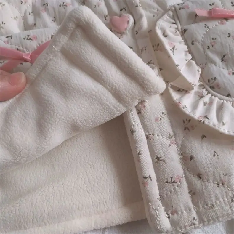 Girl's vest for autumn and winter baby wearing clothes children's cotton vest with floral shoulder
