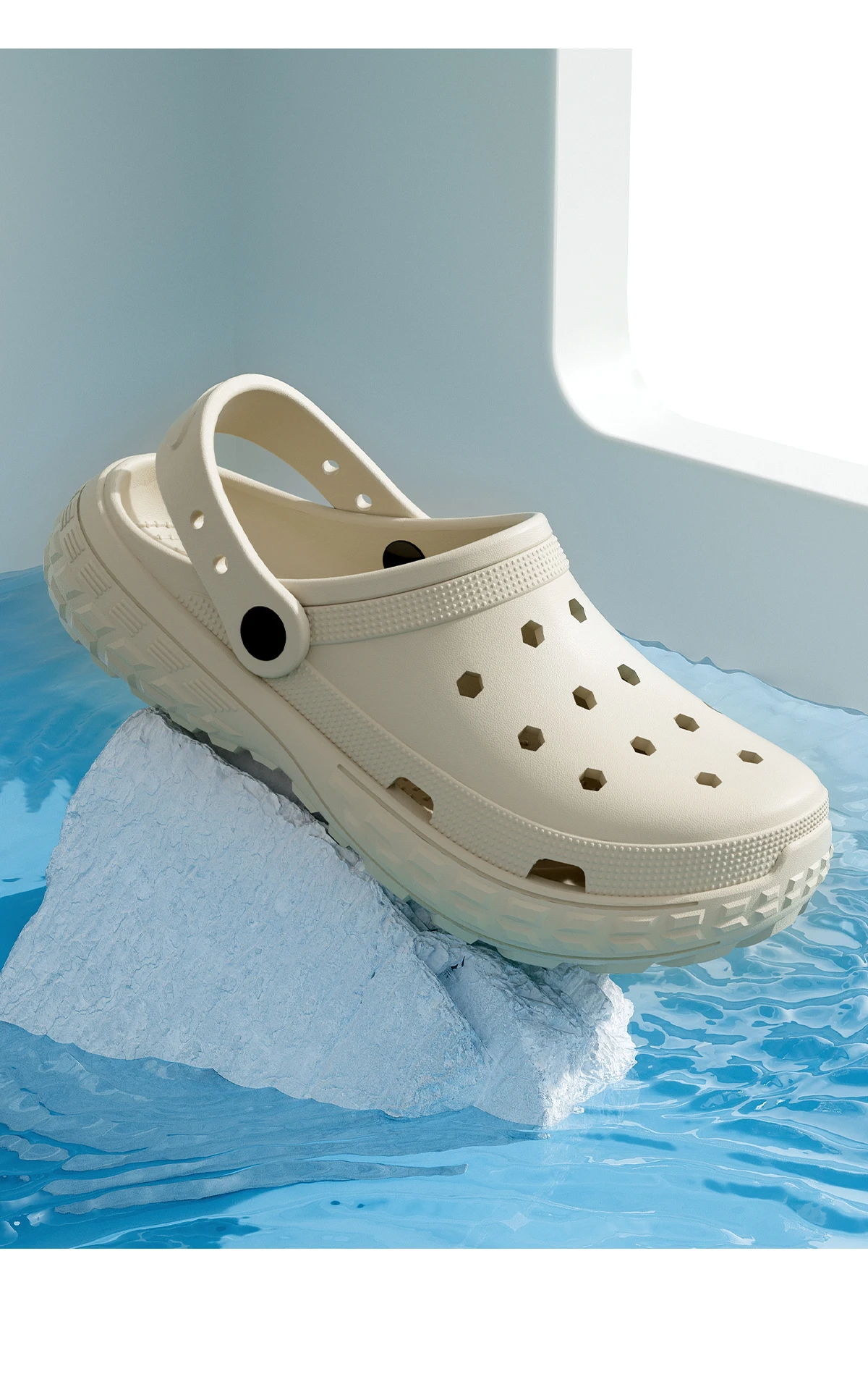 Women and Men's Hole Shoes Summer Non-Slip Outdoor Sandals Closed Toe Shit Feeling Beach Slippers Thick Bottom Soft Bottom