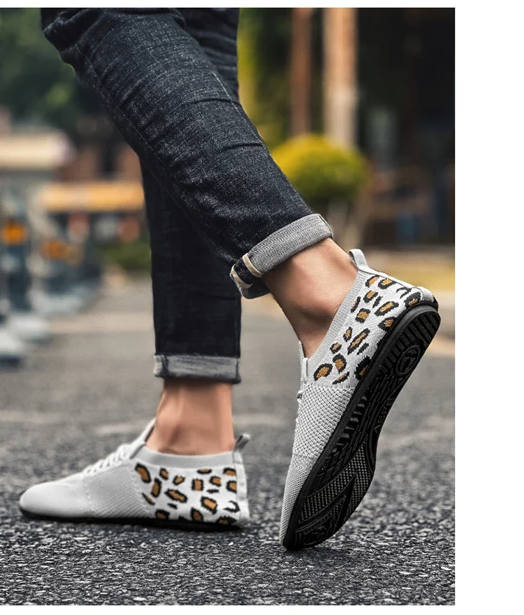 2024 Breathable Men Vulcanized Shoes New Lightweight Couple Flats Soft Mesh Men's Casual Shoes Outdoor Driving Footwear 36-47
