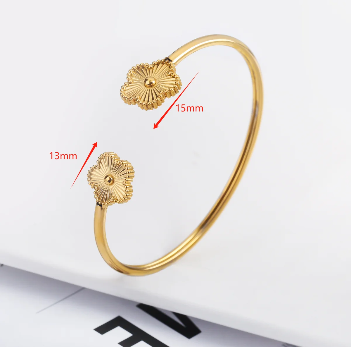 Women's New Design High-Quality Metal Plum Blossom Five Leaf Flower Bracelet With Adjustable Opening Stainless Steel Clover
