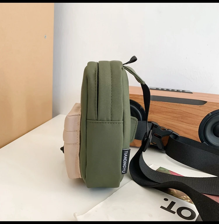 Trendy Contrasting Mini Chest Bag for Men Fashion Nylon Men's Lightweight Crossbody Bag Unisex Casual Street Phone Sling Bags
