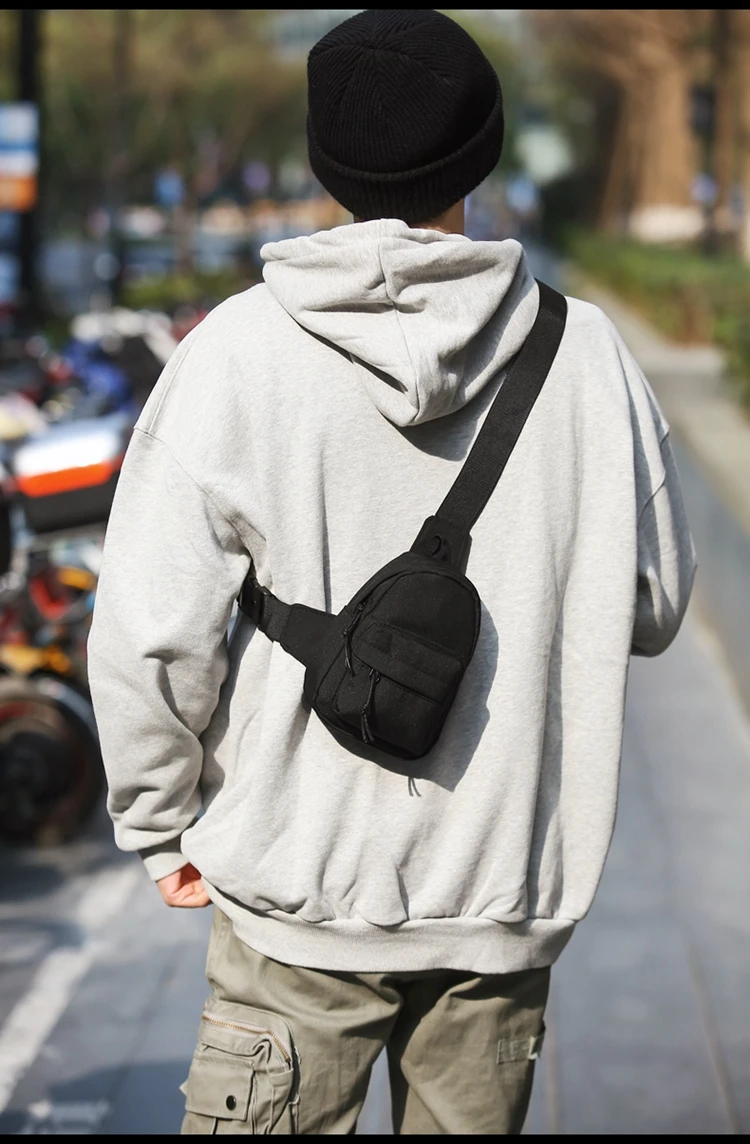 Trendy Contrasting Mini Chest Bag for Men Fashion Nylon Men's Lightweight Crossbody Bag Unisex Casual Street Phone Sling Bags