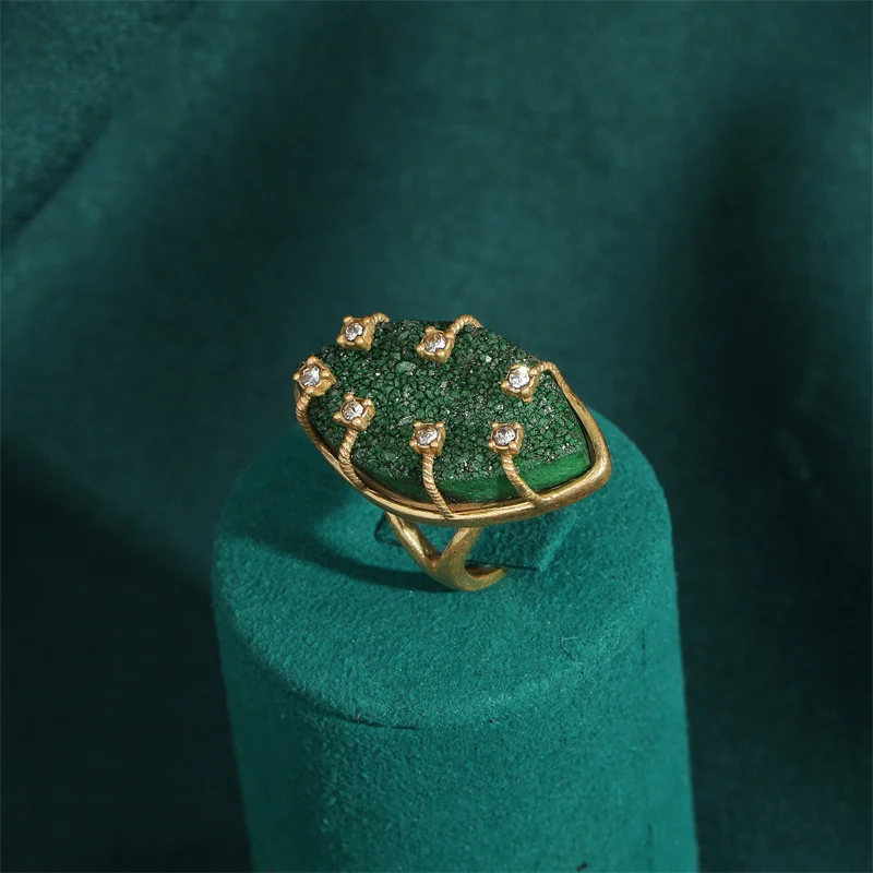 Elegant Vintage Rings for Women Copper Antique Gold Color Oval Crystal Emerald Round Natural Stone Designer Retro Jewelry