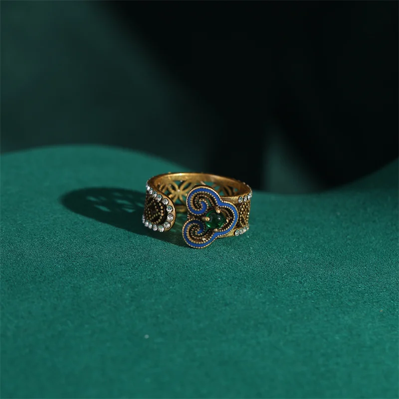 Elegant Vintage Rings for Women Copper Antique Gold Color Oval Crystal Emerald Round Natural Stone Designer Retro Jewelry