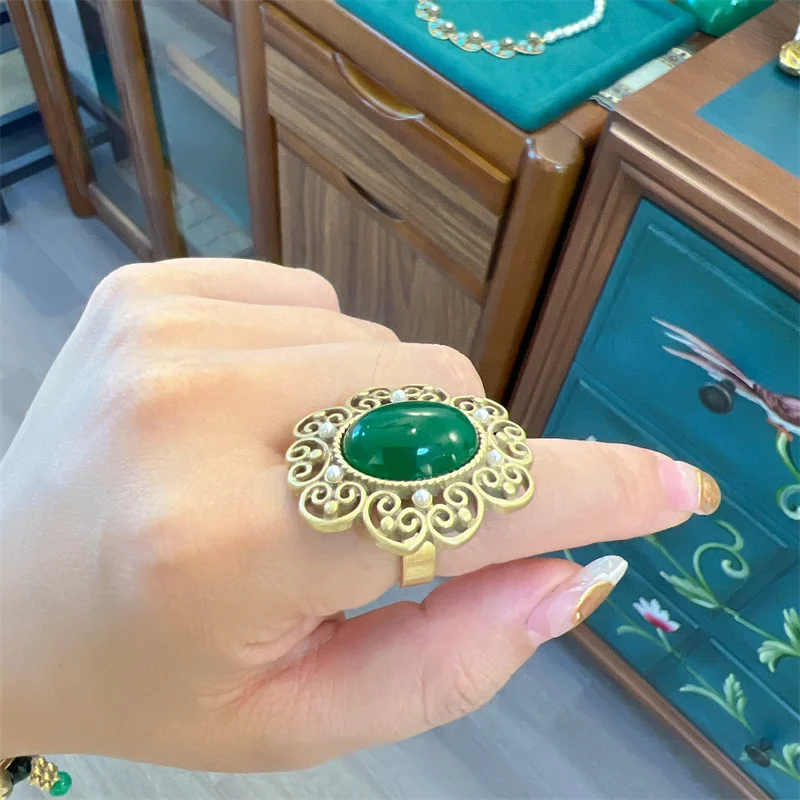 Elegant Vintage Rings for Women Copper Antique Gold Color Oval Crystal Emerald Round Natural Stone Designer Retro Jewelry