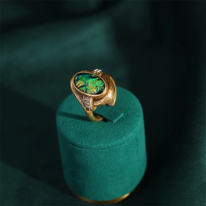 Elegant Vintage Rings for Women Copper Antique Gold Color Oval Crystal Emerald Round Natural Stone Designer Retro Jewelry