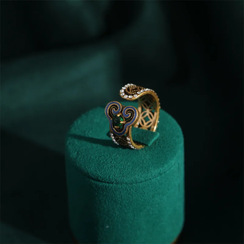 Elegant Vintage Rings for Women Copper Antique Gold Color Oval Crystal Emerald Round Natural Stone Designer Retro Jewelry