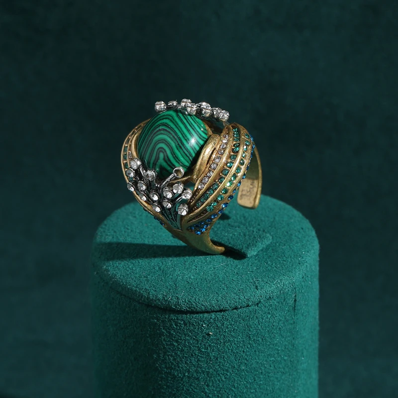 Elegant Vintage Rings for Women Copper Antique Gold Color Oval Crystal Emerald Round Natural Stone Designer Retro Jewelry