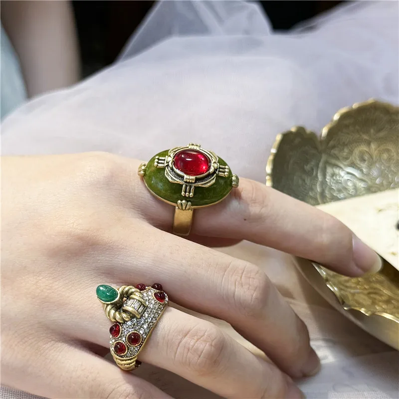 Elegant Vintage Rings for Women Copper Antique Gold Color Oval Crystal Emerald Round Natural Stone Designer Retro Jewelry