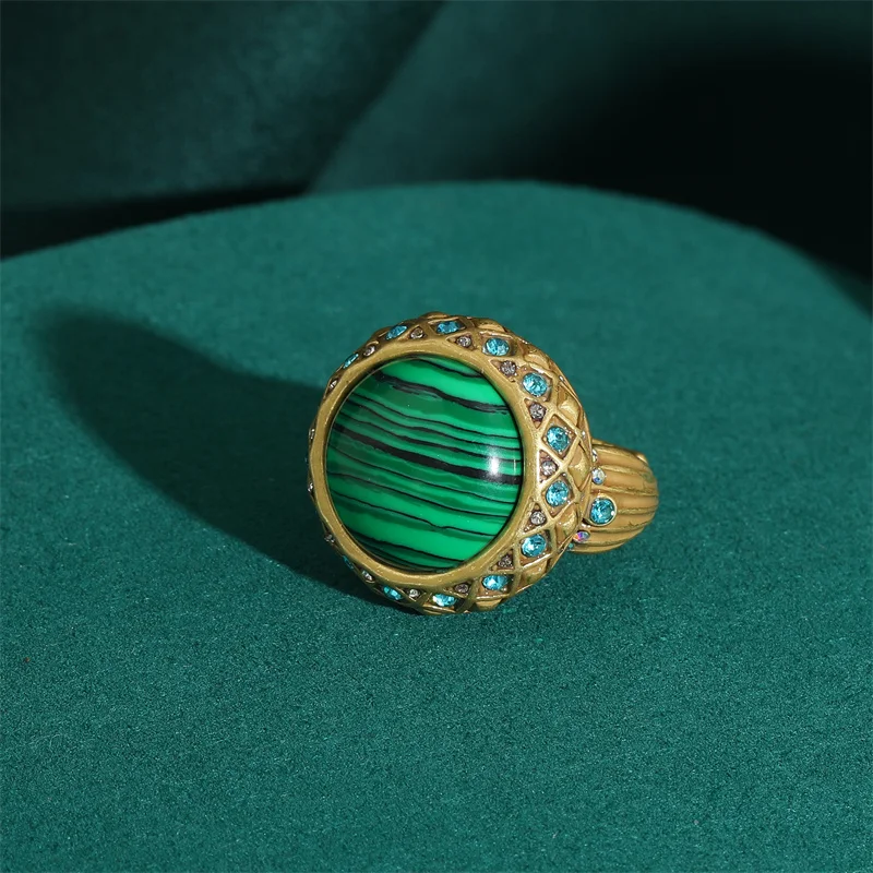 Elegant Vintage Rings for Women Copper Antique Gold Color Oval Crystal Emerald Round Natural Stone Designer Retro Jewelry