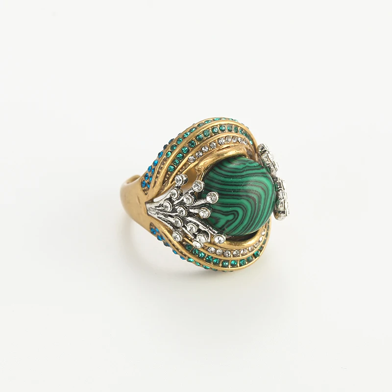 Elegant Vintage Rings for Women Copper Antique Gold Color Oval Crystal Emerald Round Natural Stone Designer Retro Jewelry