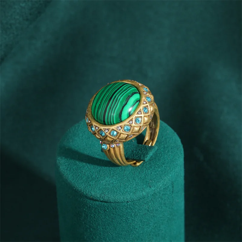 Elegant Vintage Rings for Women Copper Antique Gold Color Oval Crystal Emerald Round Natural Stone Designer Retro Jewelry