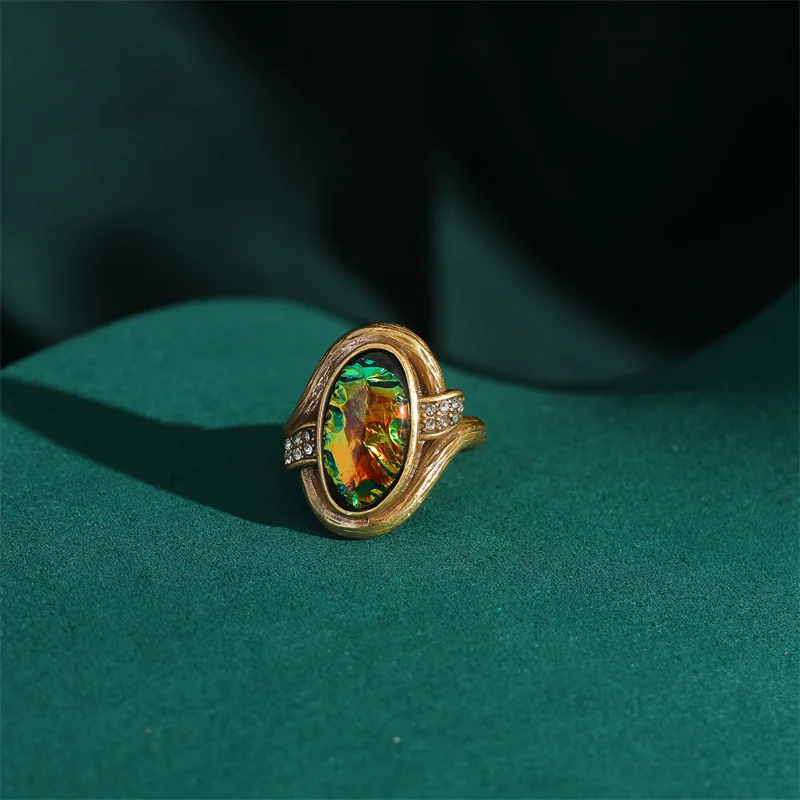 Elegant Vintage Rings for Women Copper Antique Gold Color Oval Crystal Emerald Round Natural Stone Designer Retro Jewelry
