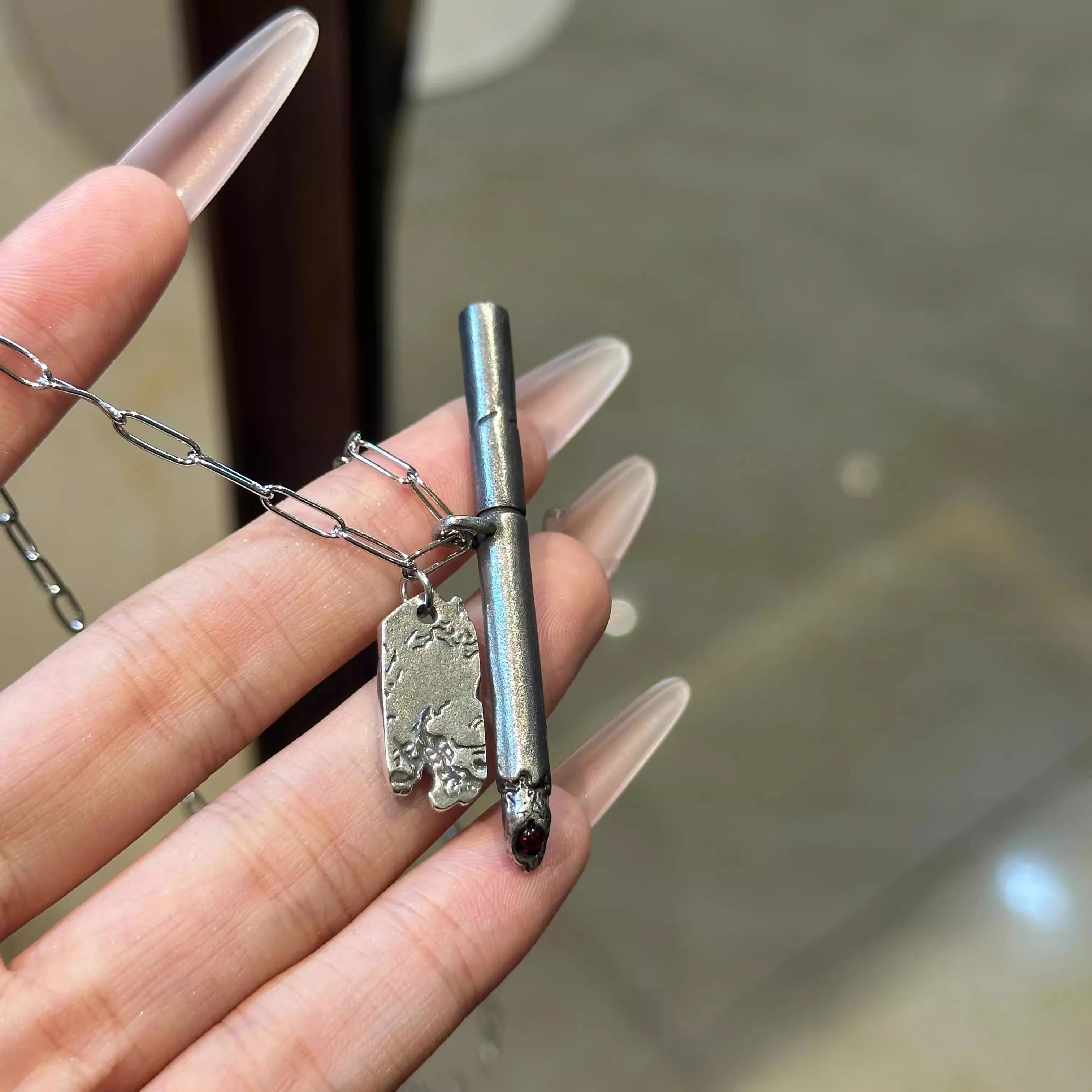 Punk Personality Charm Pendant Necklace for Men Women Punk Lonely Lgnited Cigarettes Necklace Hip Hop Jewelry Accessories Gifts