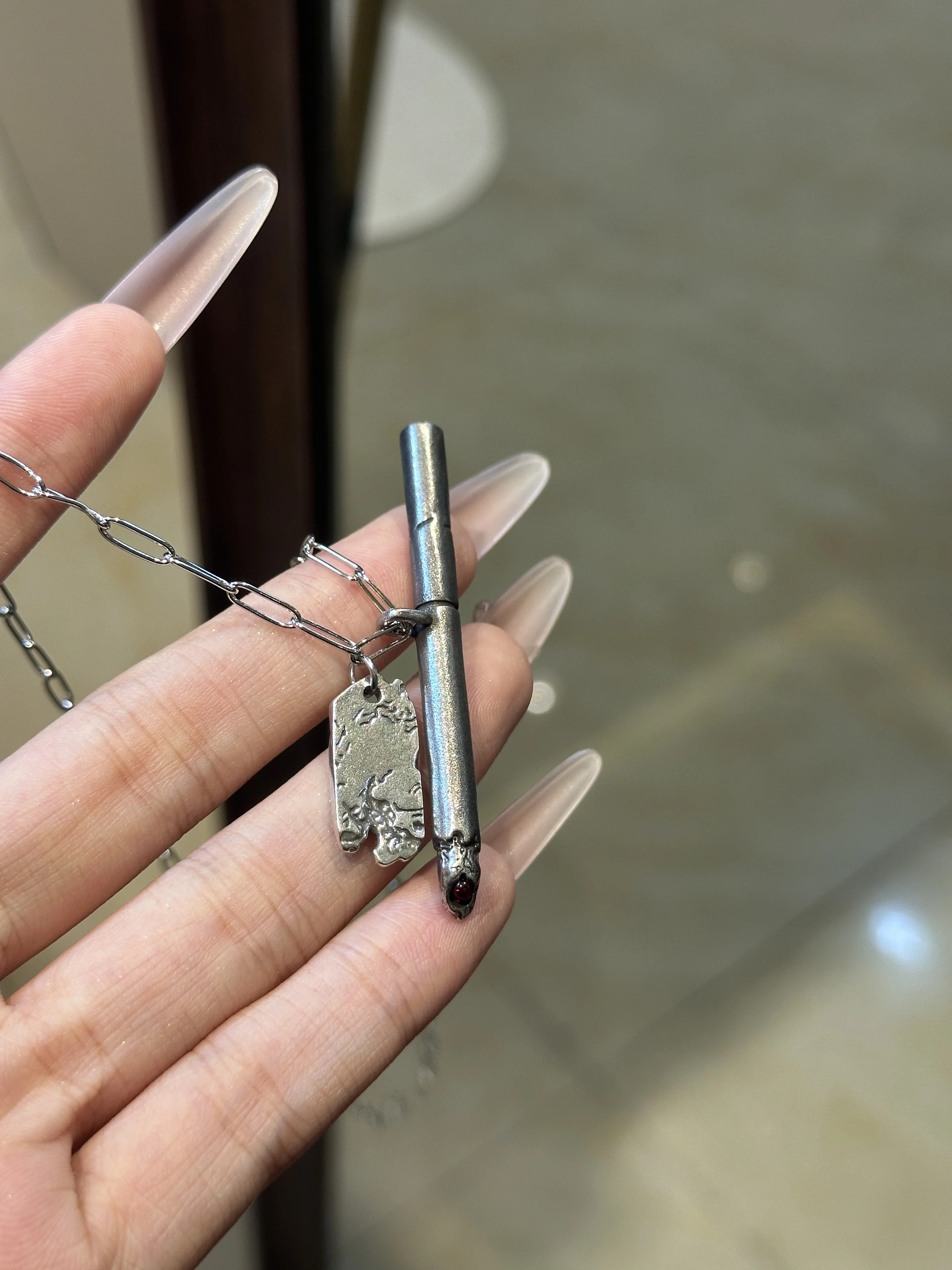 Punk Personality Charm Pendant Necklace for Men Women Punk Lonely Lgnited Cigarettes Necklace Hip Hop Jewelry Accessories Gifts