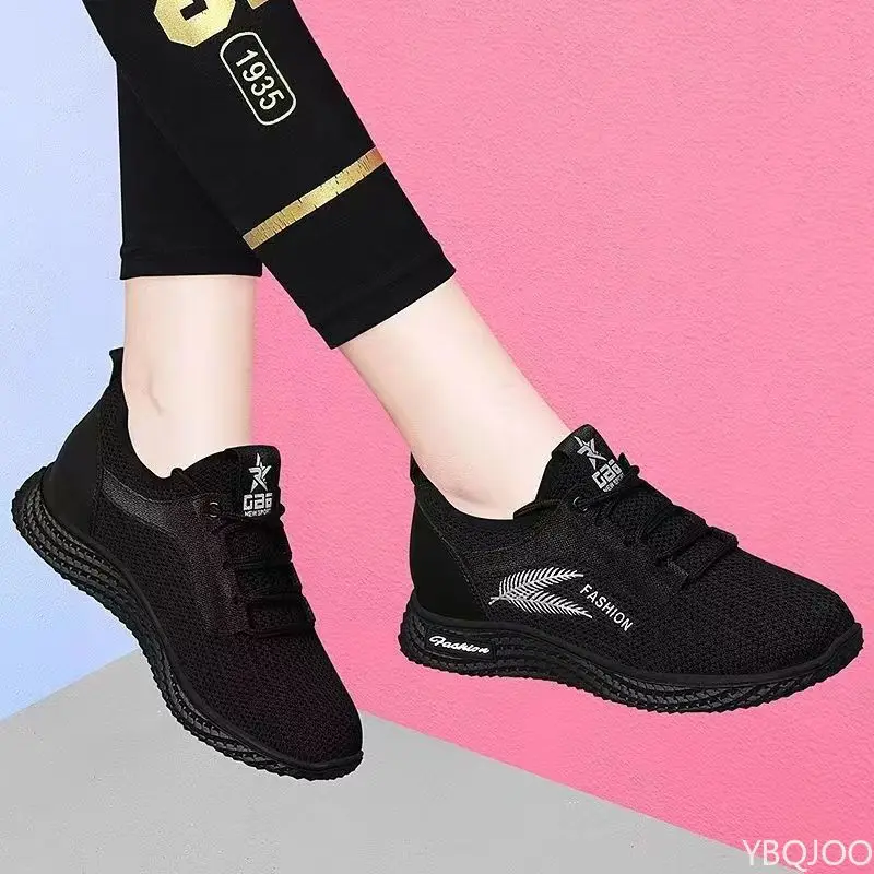 2025 Breathable Shoes Versatile Trendy Mom Flats Women's Wear Resistant Sneakers Soft-Soled Comfort Casual Ladies Shoes Mujer