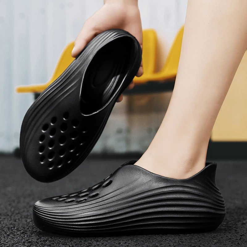 Fashion Lightweight Men's Sandals Summer EVA Man Beach Shoes Breathable Soft Men Water Shoes Comfortable Casual Walking Sneakers